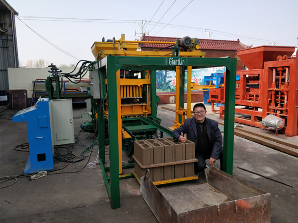 GiantLin QT4-18 automatic concrete hollow block making machine for ghana